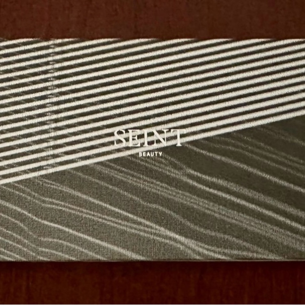 Seint magnetic compact